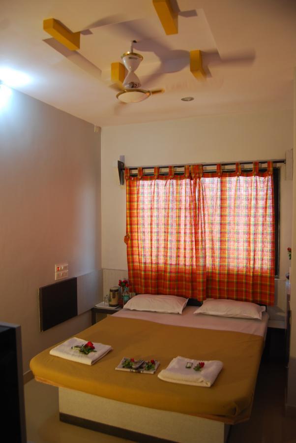 Hotel Utsav Ширди Экстерьер фото